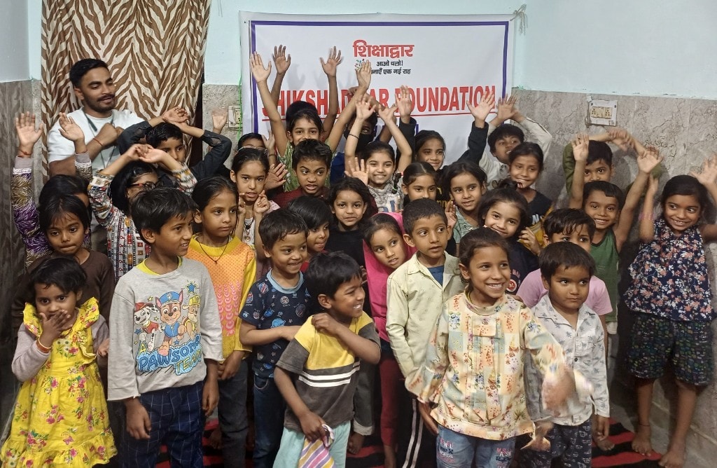 Children at a Shikshadwar non-formal education session